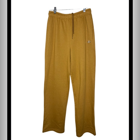 Alo Yoga Accolade Straight Leg Sweatpant in Toffee retired color size M - Picture 3 of 6